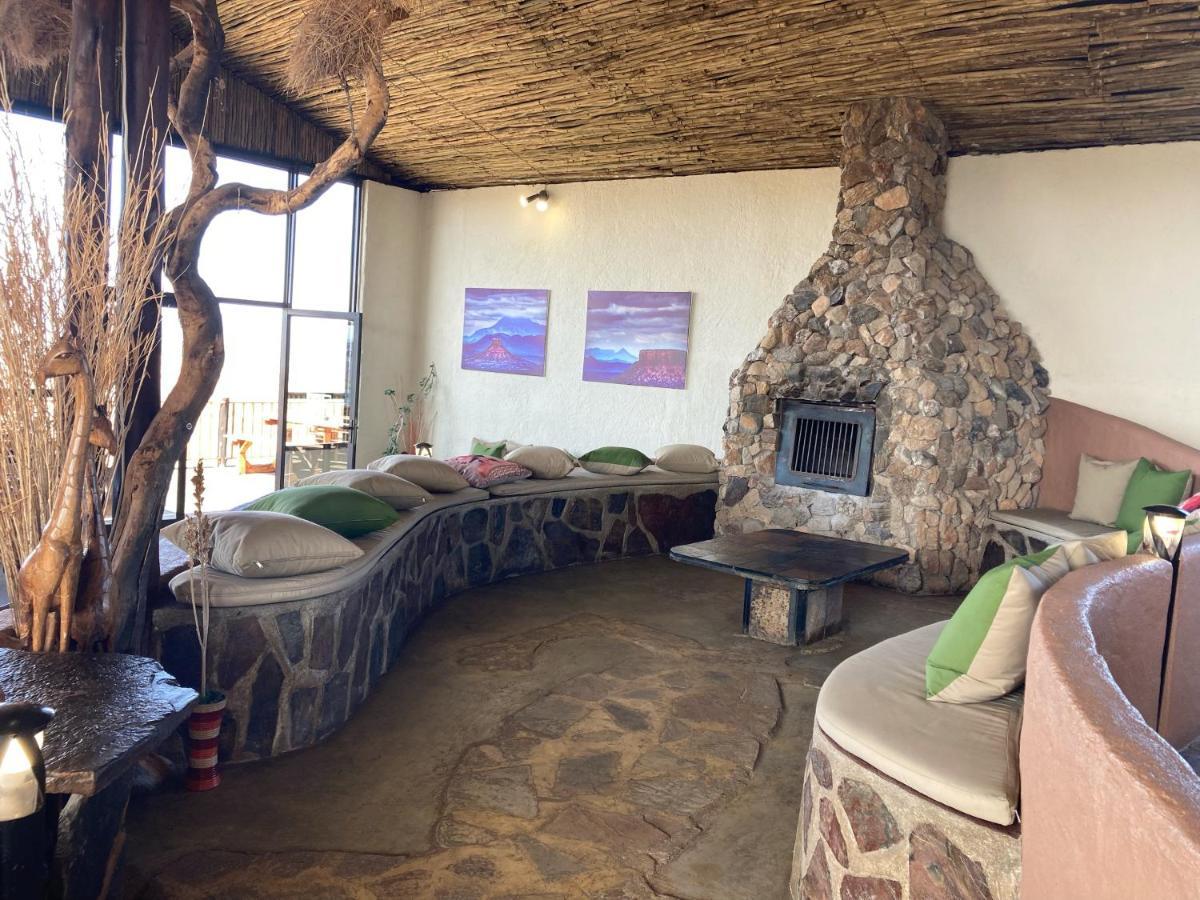 Ugab Terrace Lodge Vingerklip Екстер'єр фото